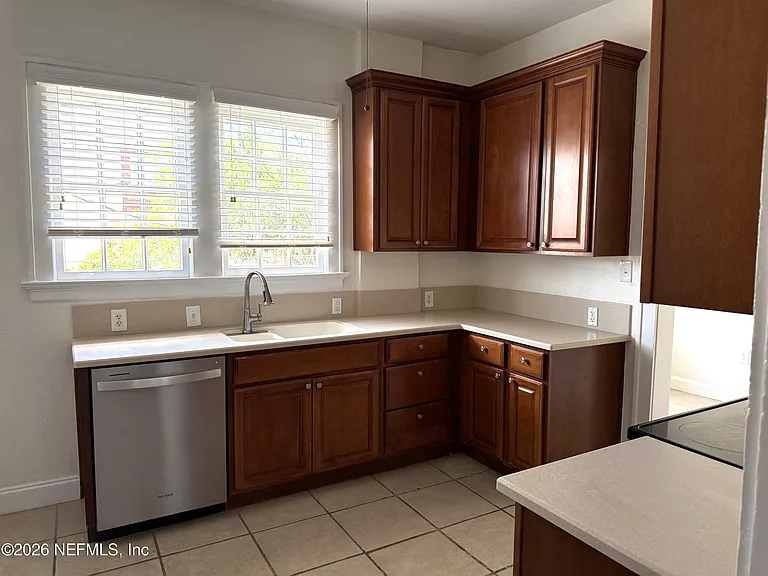 1705 Mallory St — Photo 14