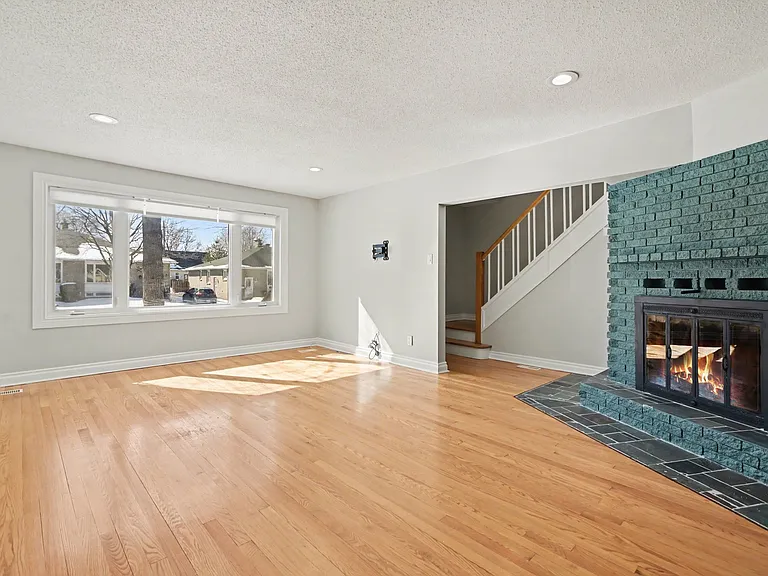 1071 Aldea Ave — Photo 3