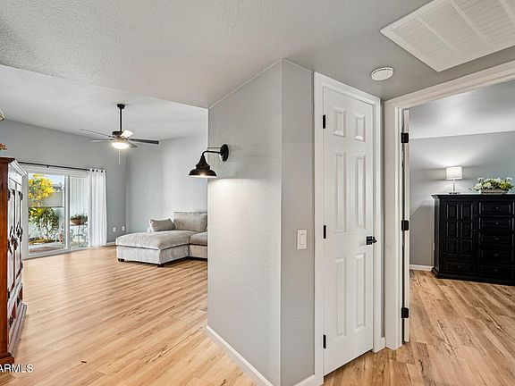 4th image of 10560 W PALMERAS Drive