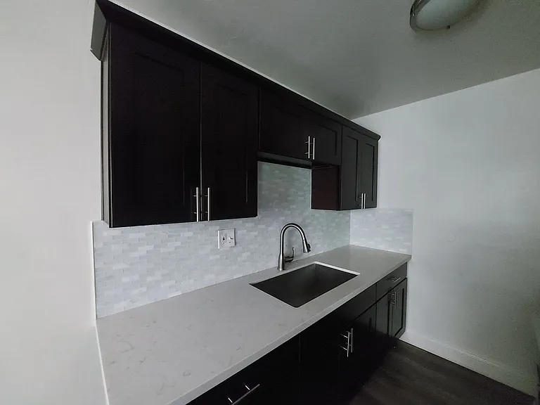 631 Almond Ave. — Photo 13