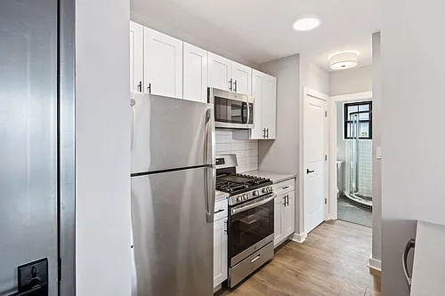 1439 S 6th St #3R Photo 1