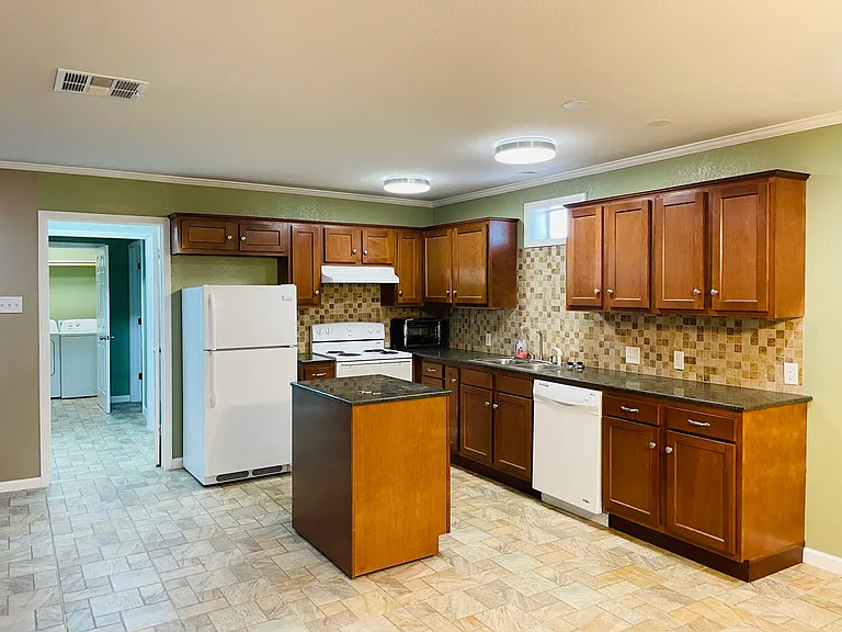 306 S Davis St — Photo 11