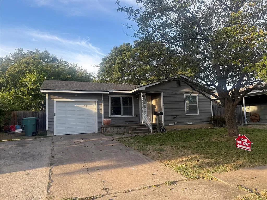 2 bed, 900 sqft, $1,350 — Photo 3