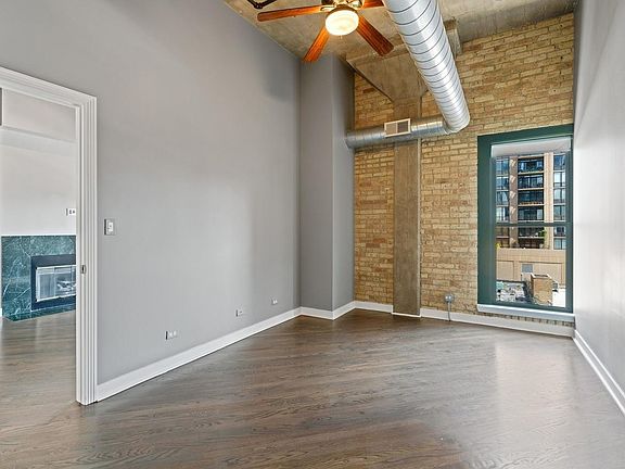 5th image of 411 W Ontario St APT 711