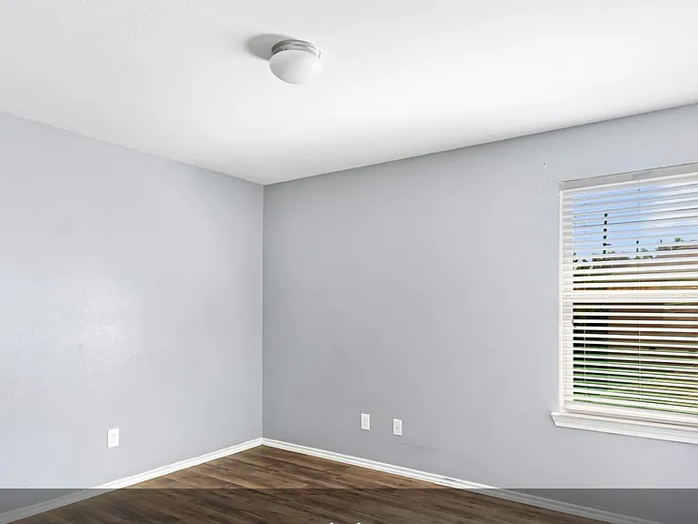 1602 Thornhollow Dr #1 — Photo 3