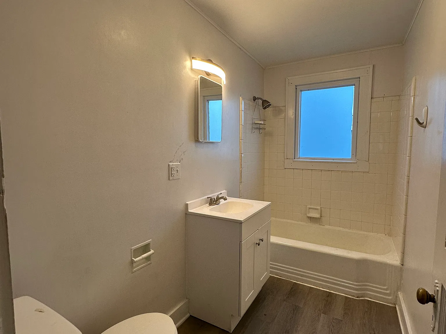 2 bed, 900 sqft, $900 — Photo 4
