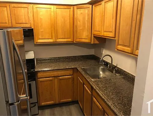 2 bed, 881 sqft, $1,585 — Photo 2