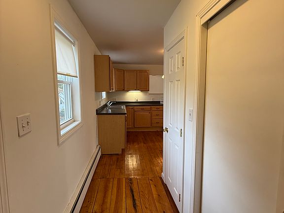 4th image of 129 Prout Ave #6