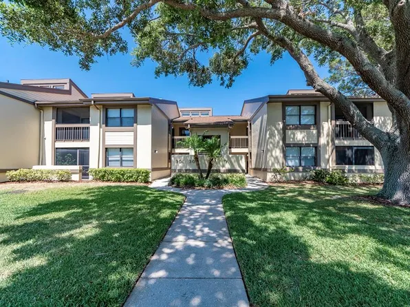 303 Woodlake Wynde, Oldsmar, FL 34677