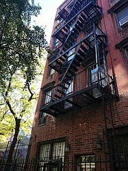 444 West 46th Street in Hell&#39;s Kitchen