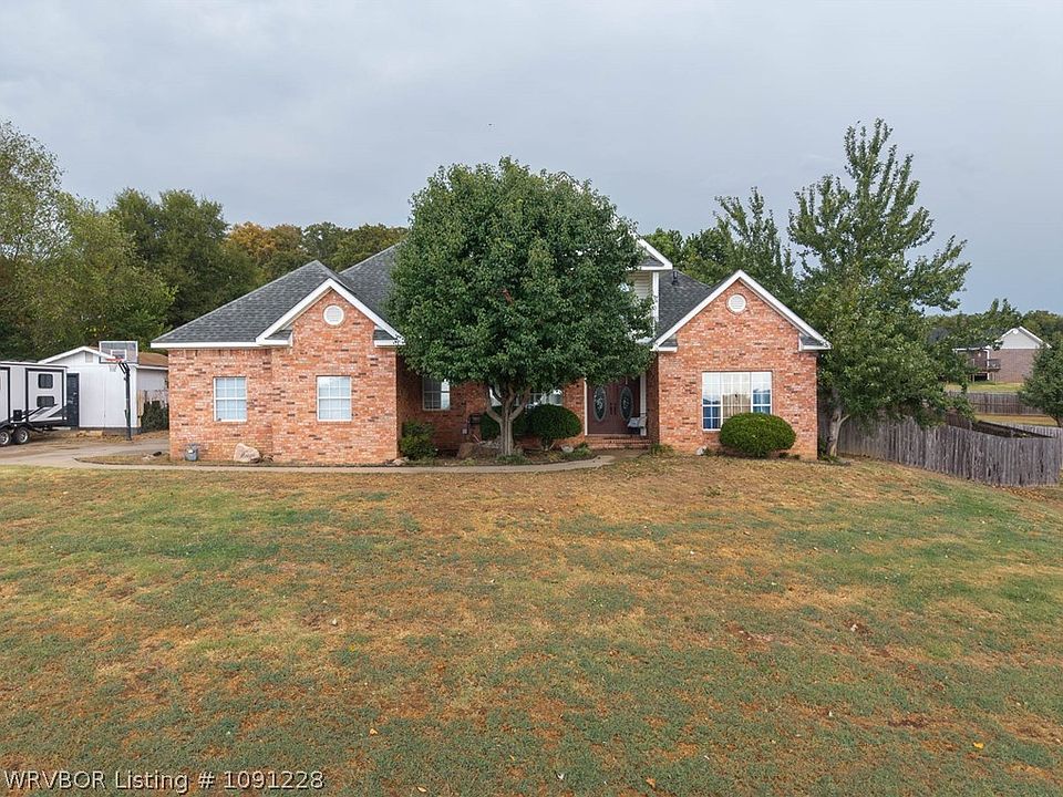 1st image of 3201 Rosewood Ln