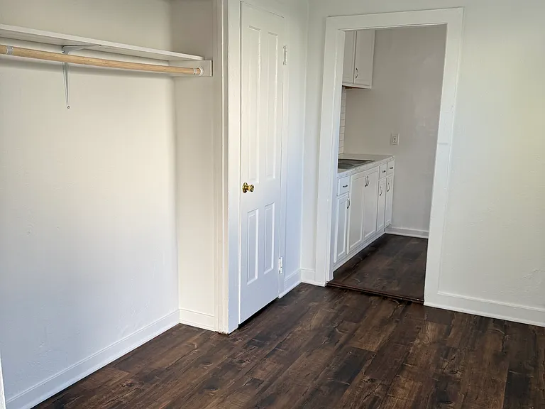 49 Sunset Ave #1/2 — Photo 4
