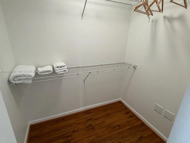 18800 NE 29th Ave #302 — Photo 9