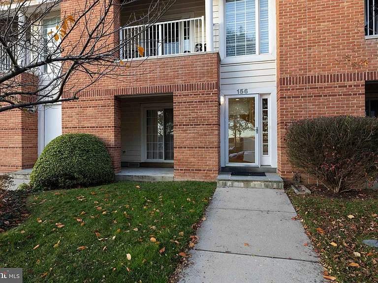 156 Christina Landing Dr — Photo 2