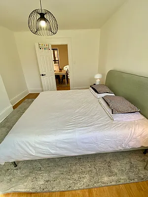 Rented by REALTY QUEST NEW YORK INC | media 4