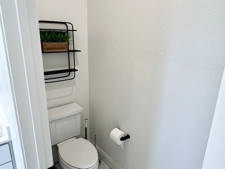 4216 Whitethorn Dr — Photo 22