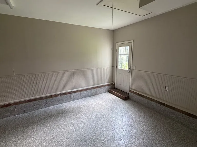 193 Amelia Dr W — Photo 12