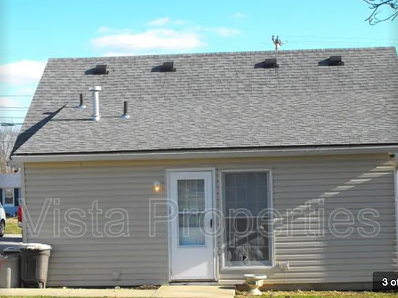 3rd image of 326 Evans Ln