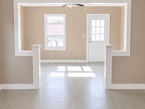 2nd image of 751 E Peach Ave