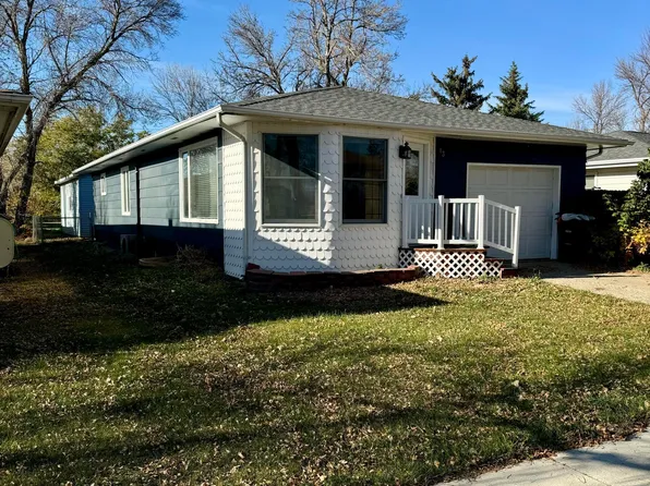13 2nd St NW, Crosby, ND 58730