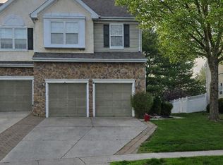73 Hearthstone Ln, Marlton, NJ 08053