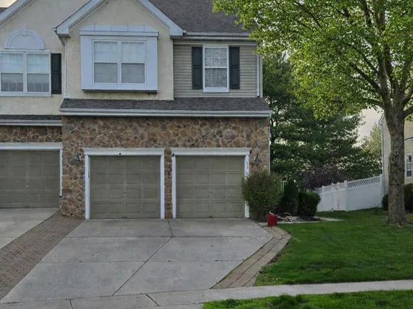 73 Hearthstone Ln, Marlton, NJ 08053