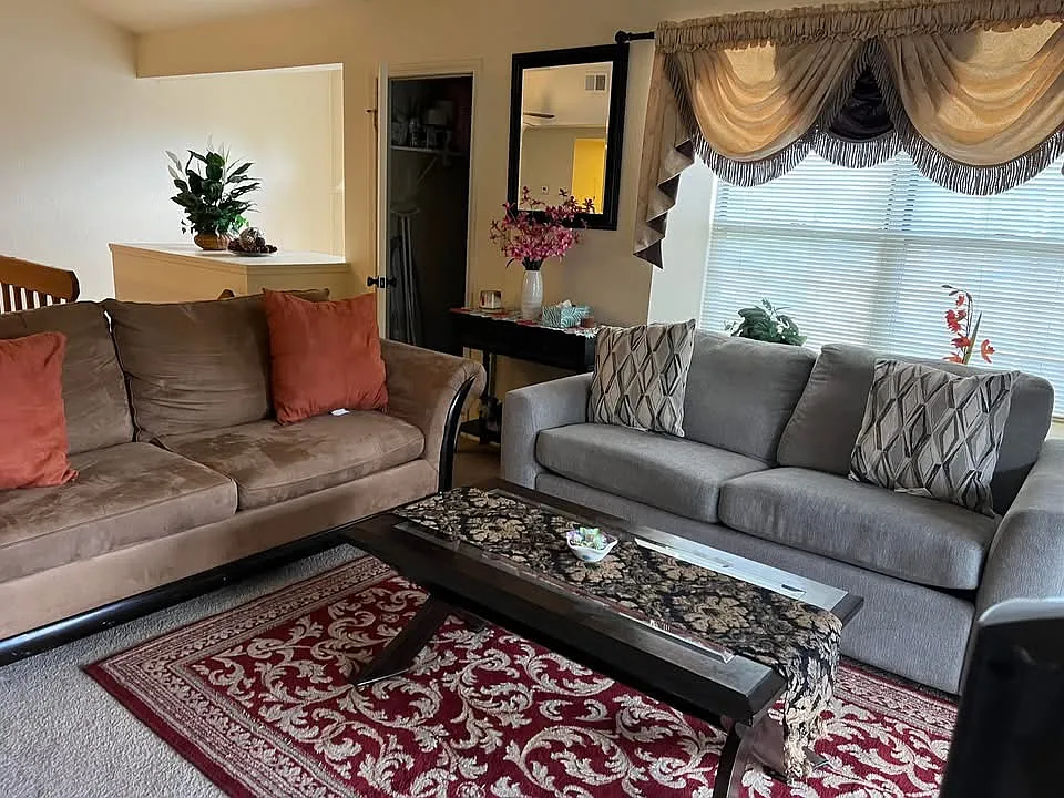 2 bed, 1074 sqft, $1,850 — Photo 2