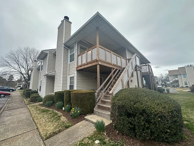 314 Thalia Station Ct — Photo 2
