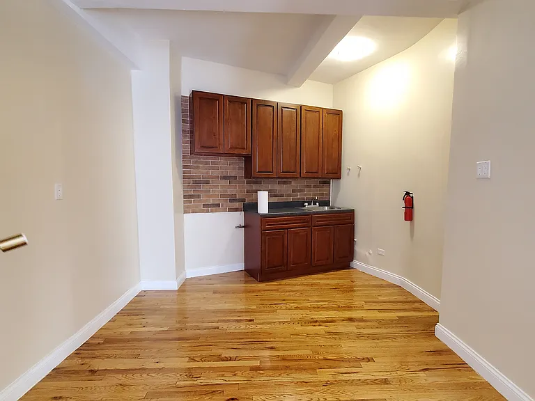 2020 Dorchester Rd #1B — Photo 4