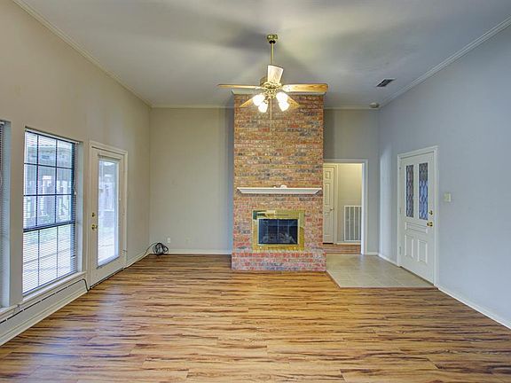 4th image of 7116 Holly Square Ct