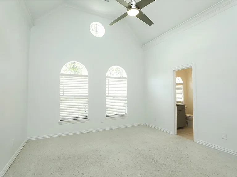 1715 Cottage Landing Ln — Photo 32