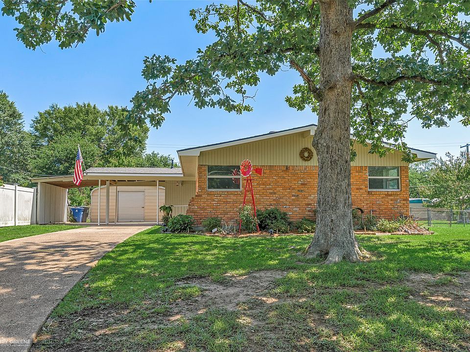 1st image of 9469 Poinsetta Dr