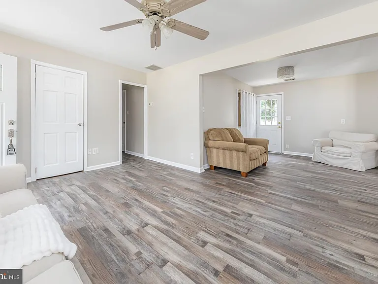 1304 Clearbrook Ave — Photo 7