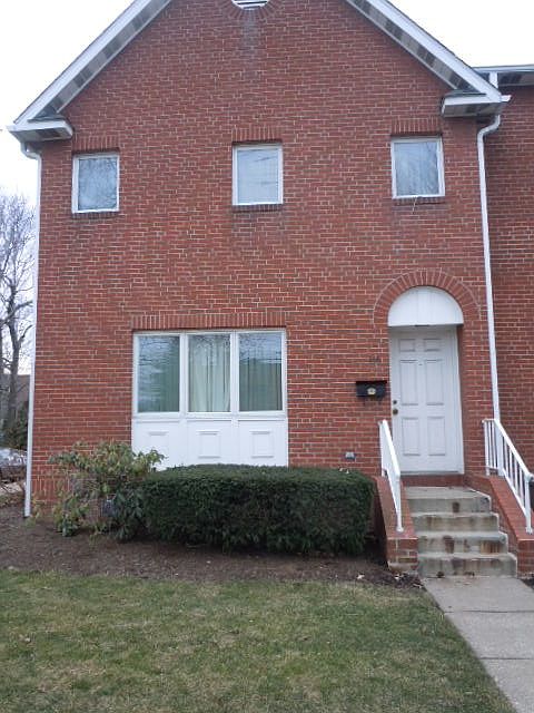 1st image of 426 Holland St #B
