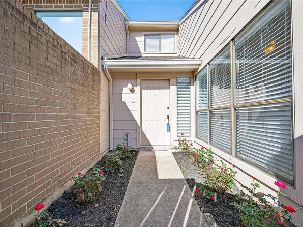 13884 Hollowgreen Dr, Houston, TX 77082