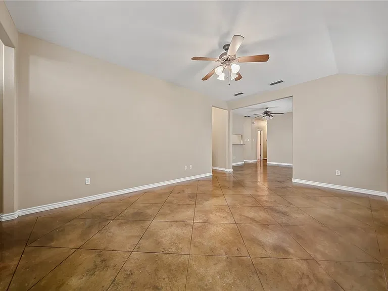 6633 Rhine Dr #B — Photo 3