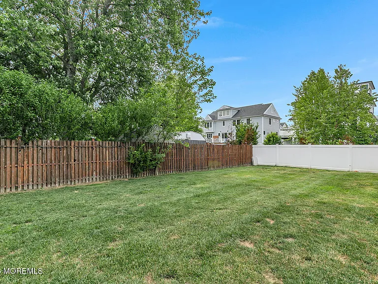 3 Monmouth Pl — Photo 33