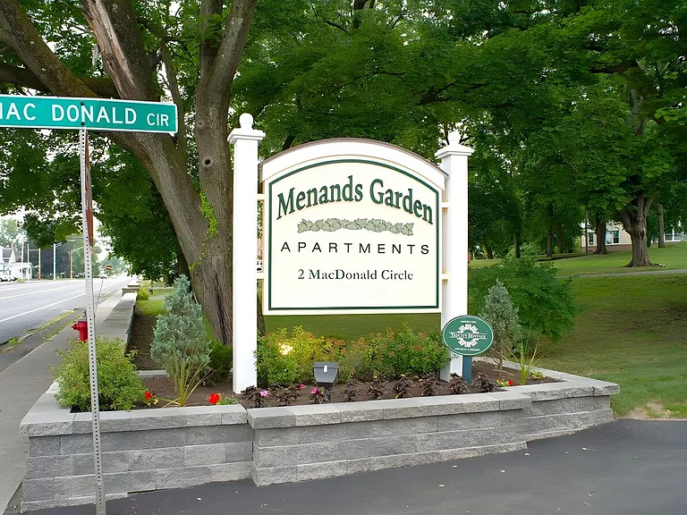 Menands Gardens — Photo 16