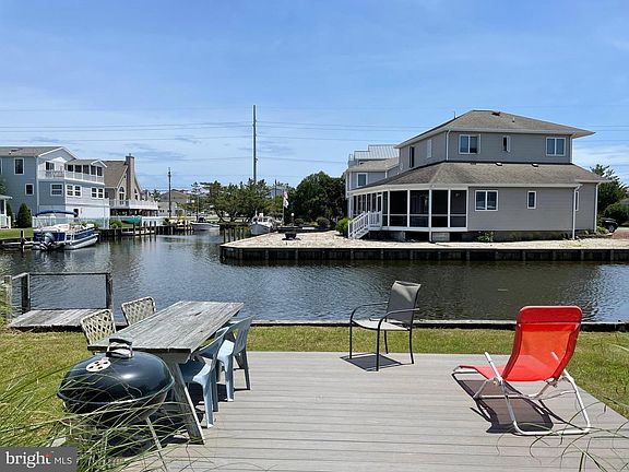 3rd image of 134 Bayshore Dr