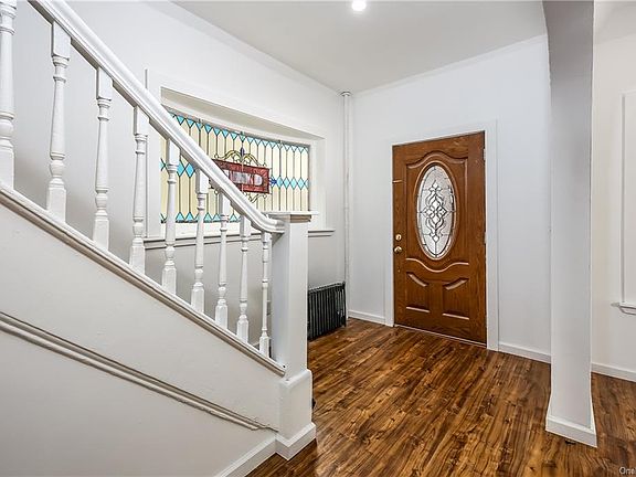 3rd image of 2699 Heath Ave