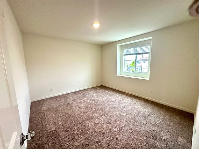 301 Welton Ct — Photo 20