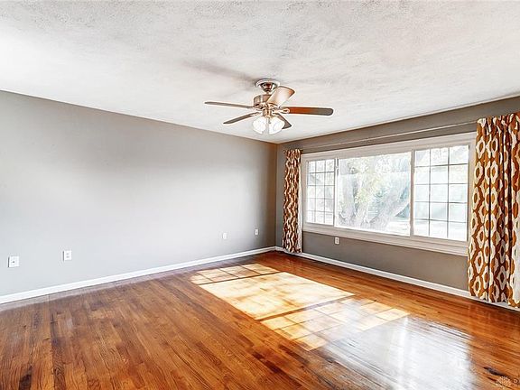 5th image of 1701 King Richard Pkwy
