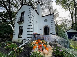 1990 Castlewood Rd, Highland Park, IL 60035