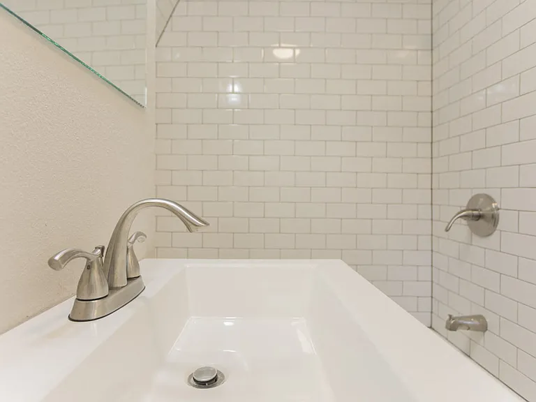 1839 Arapahoe Unit 3 Bathroom