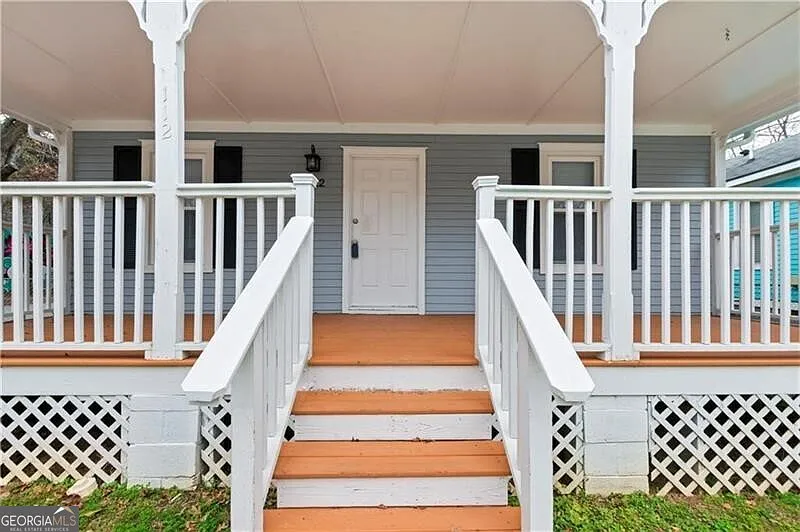 3 bed, 1.0 bath, 1120 sqft, $3,250 — Photo 2
