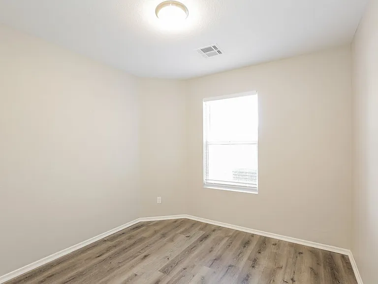 16183 W Buchanan St — Photo 11