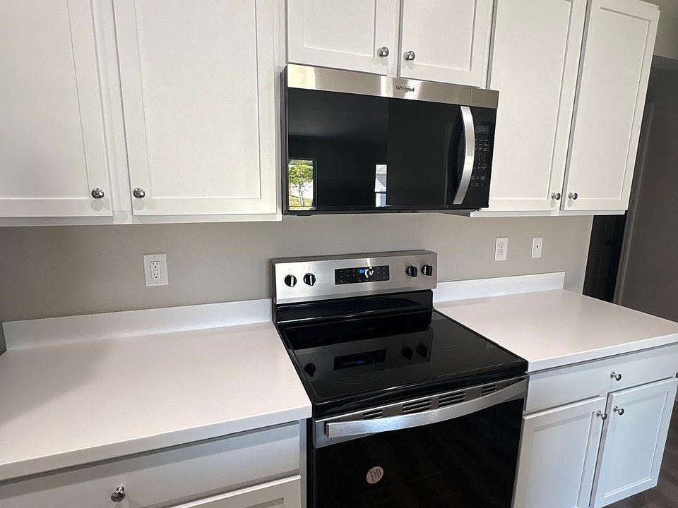 1st image of 2605 NE 6th Pl