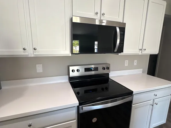 2605 NE 6th Pl, Cape Coral, FL 33909