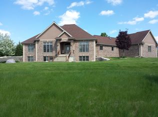 N78W37508 Tamarack Dr, Oconomowoc, WI 53066