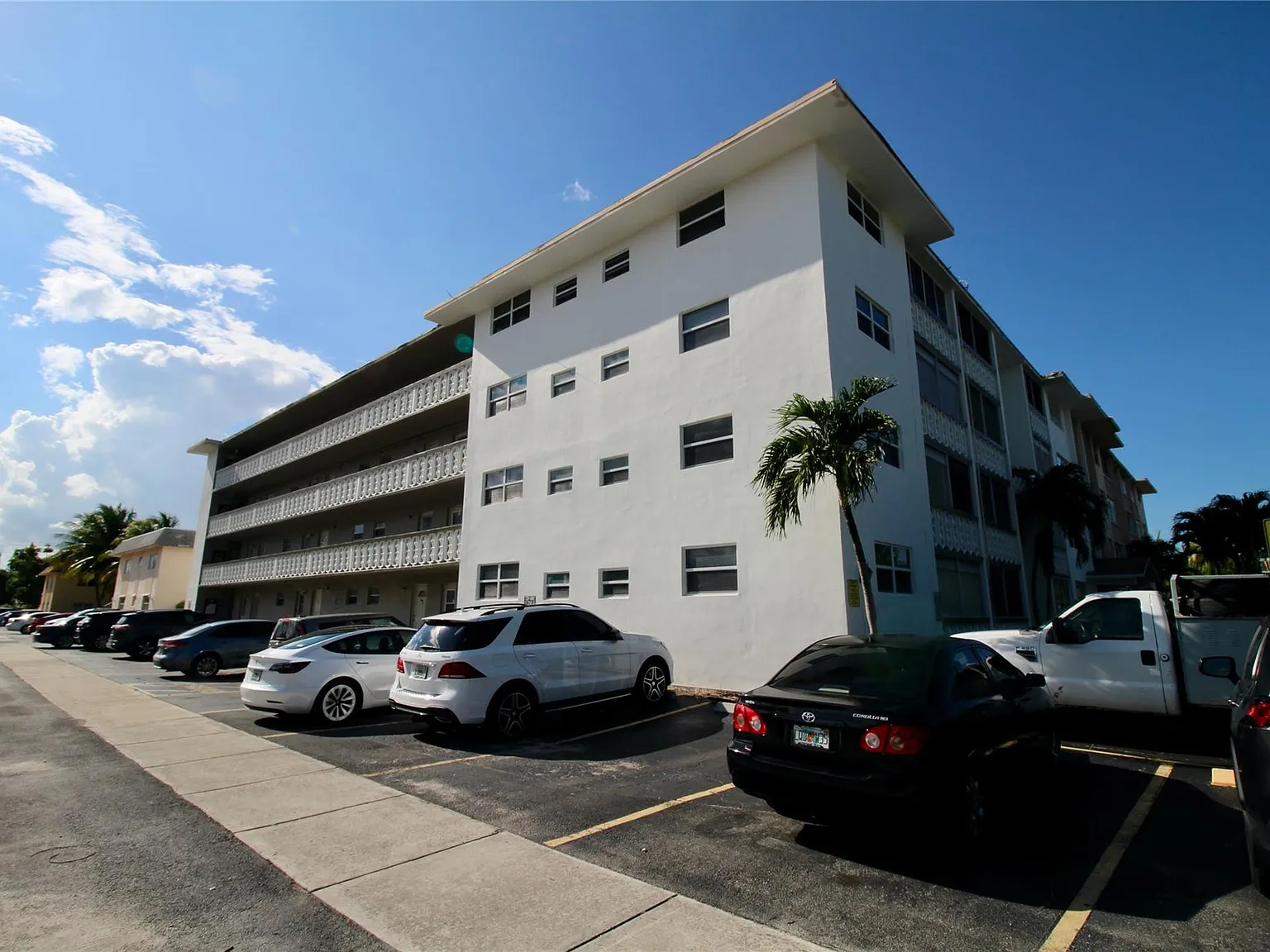 1 bed, 1.0 bath, 775 sqft, $1,550 — Photo 1
